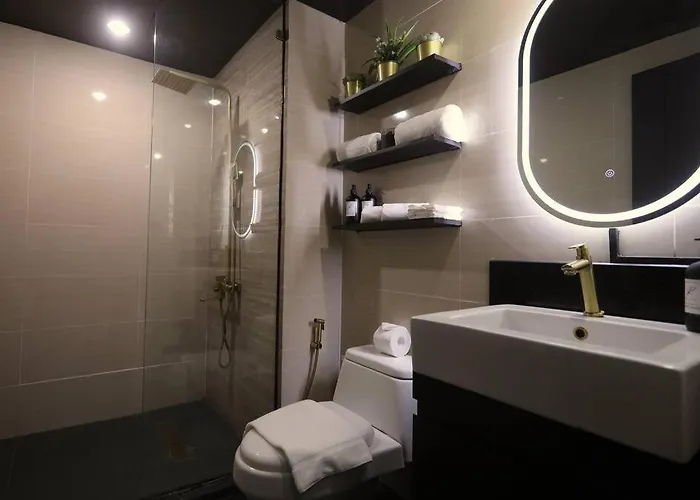 Italian Style Unit In Venice Luxury Residences Apartment *